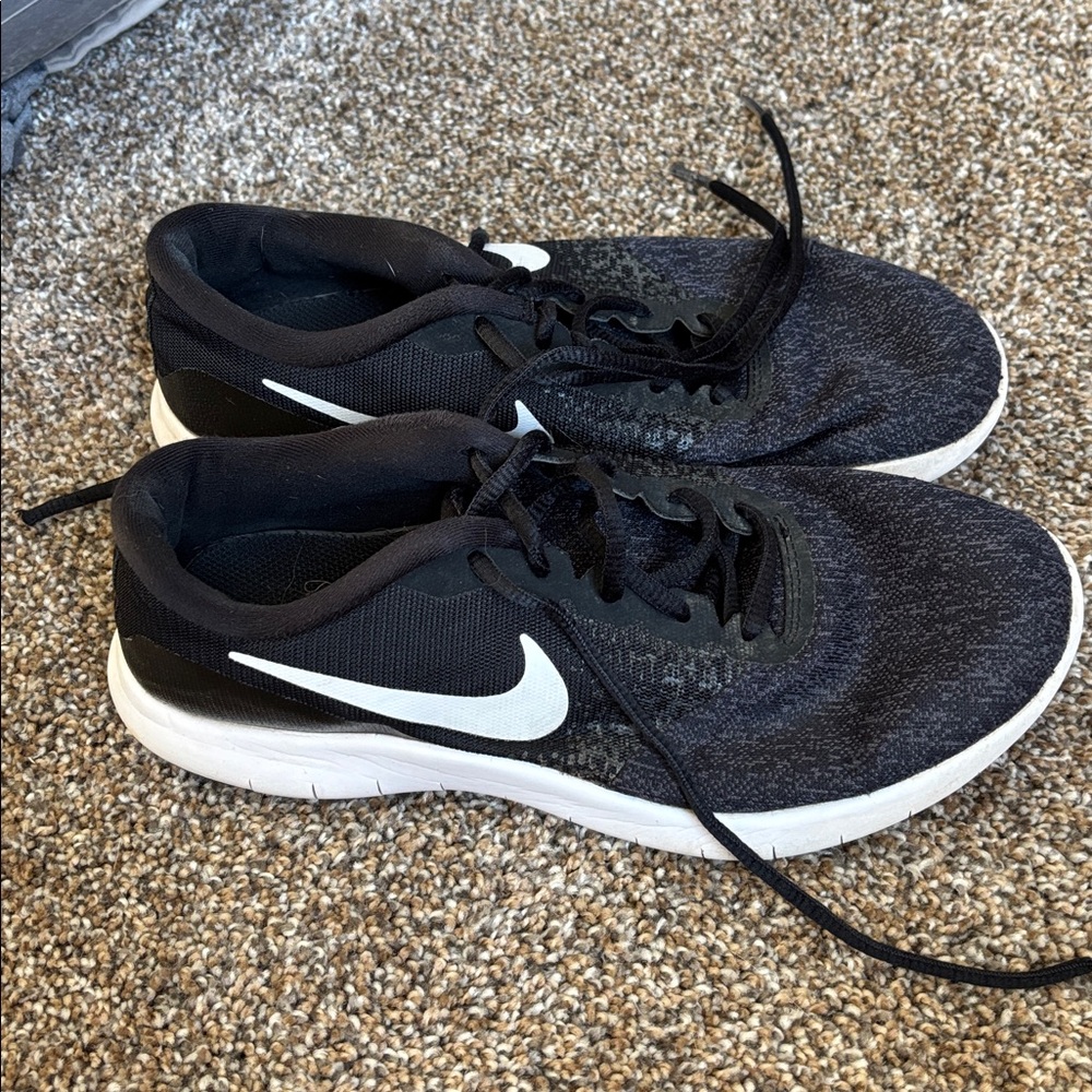 Nike Black and White Running Shoes